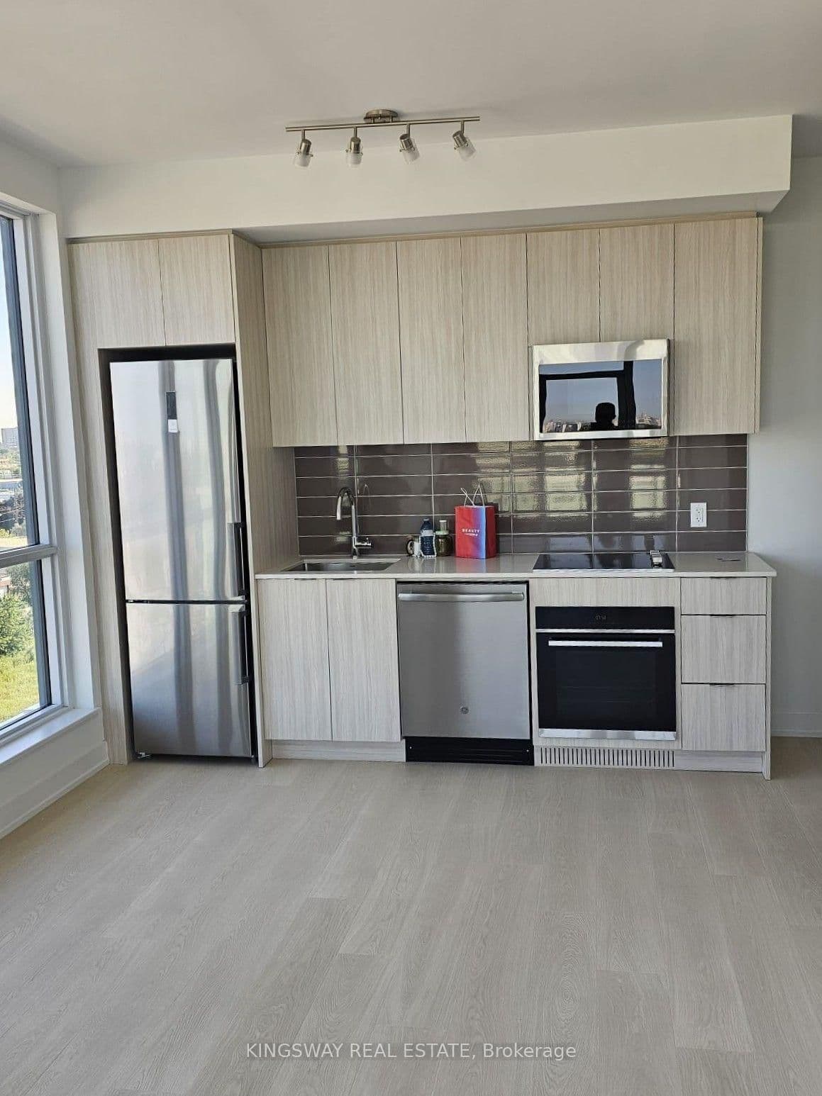 20 Deans Drive, Unit 813 thumbnail 4