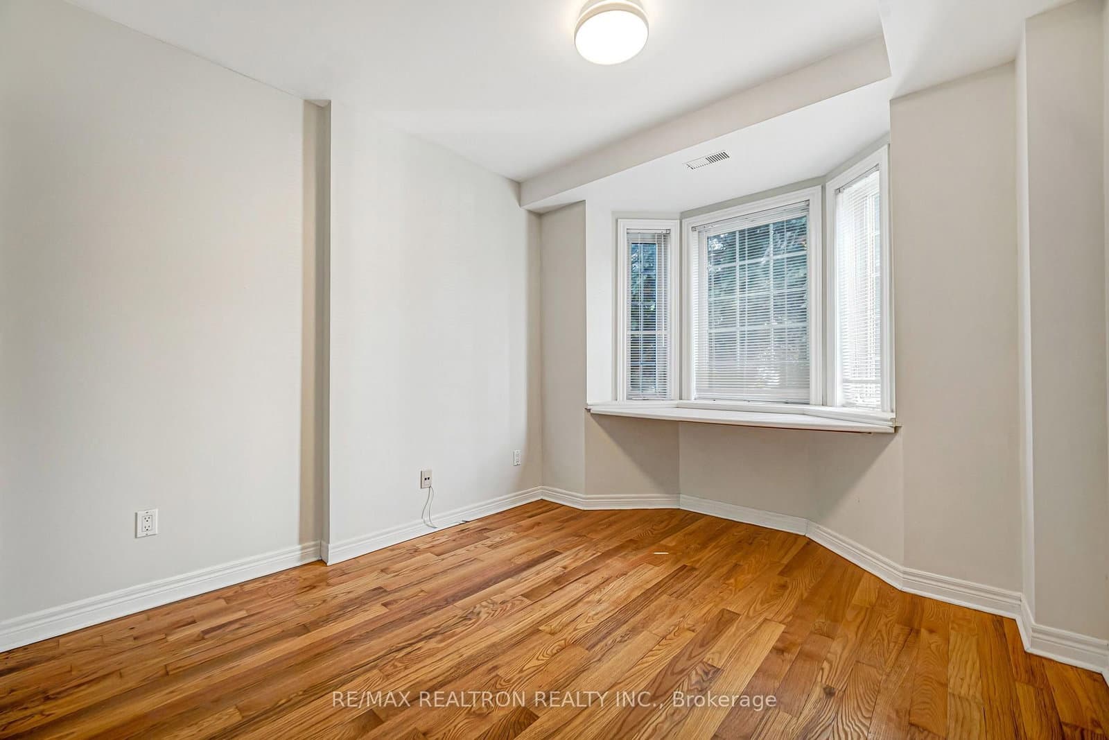 454 Donlands Avenue thumbnail 14