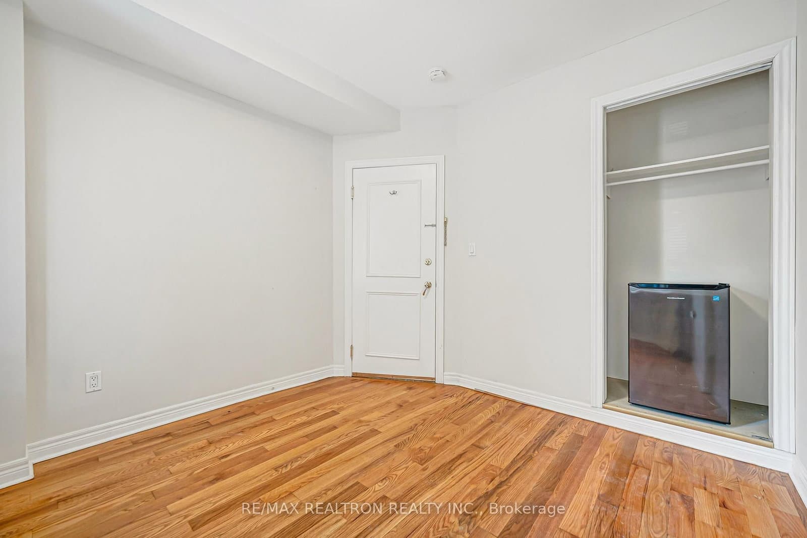 454 Donlands Avenue thumbnail 16