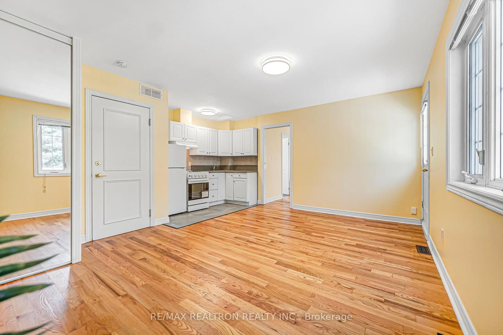454 Donlands Avenue thumbnail 17