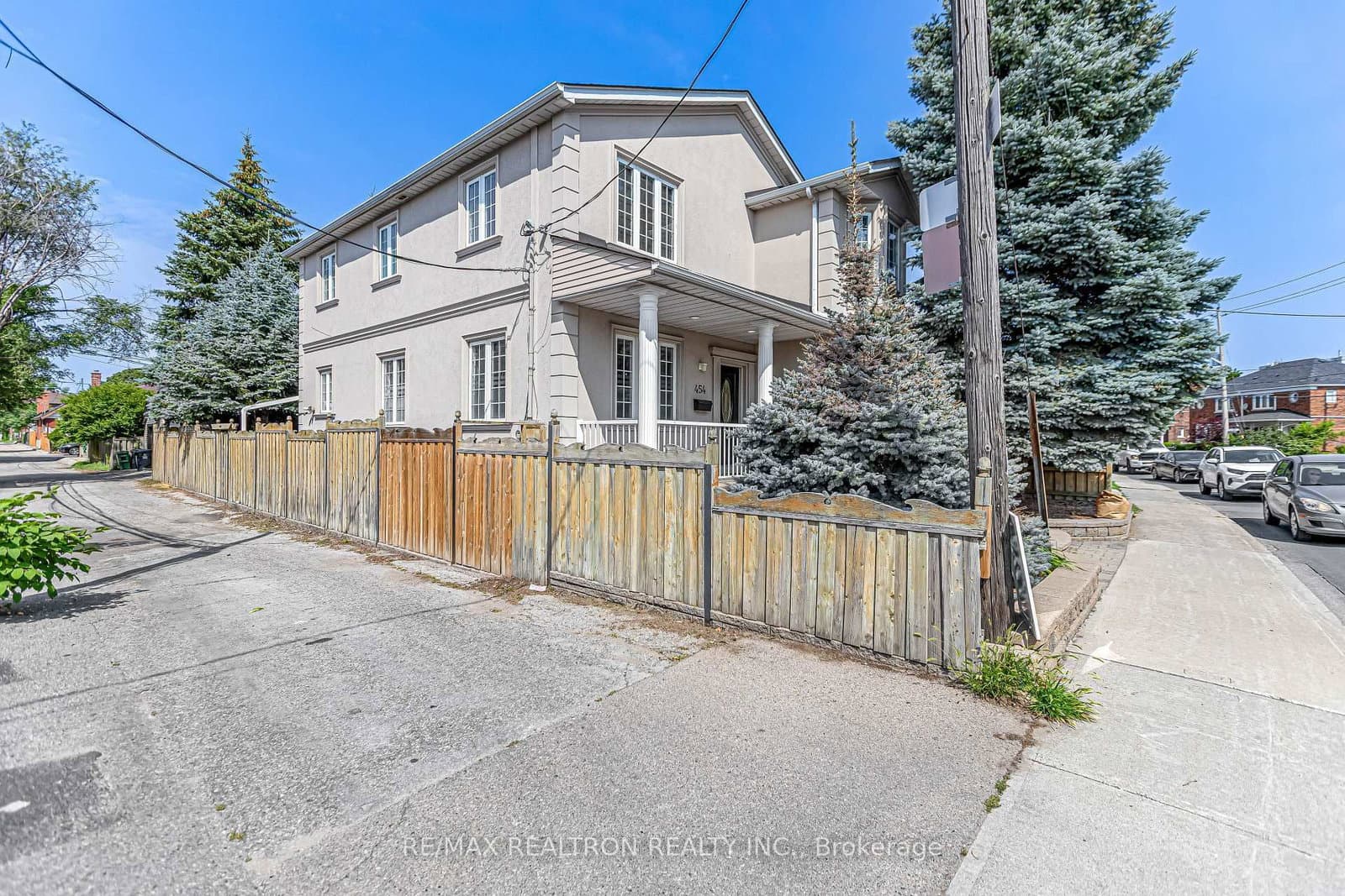 454 Donlands Avenue thumbnail 2