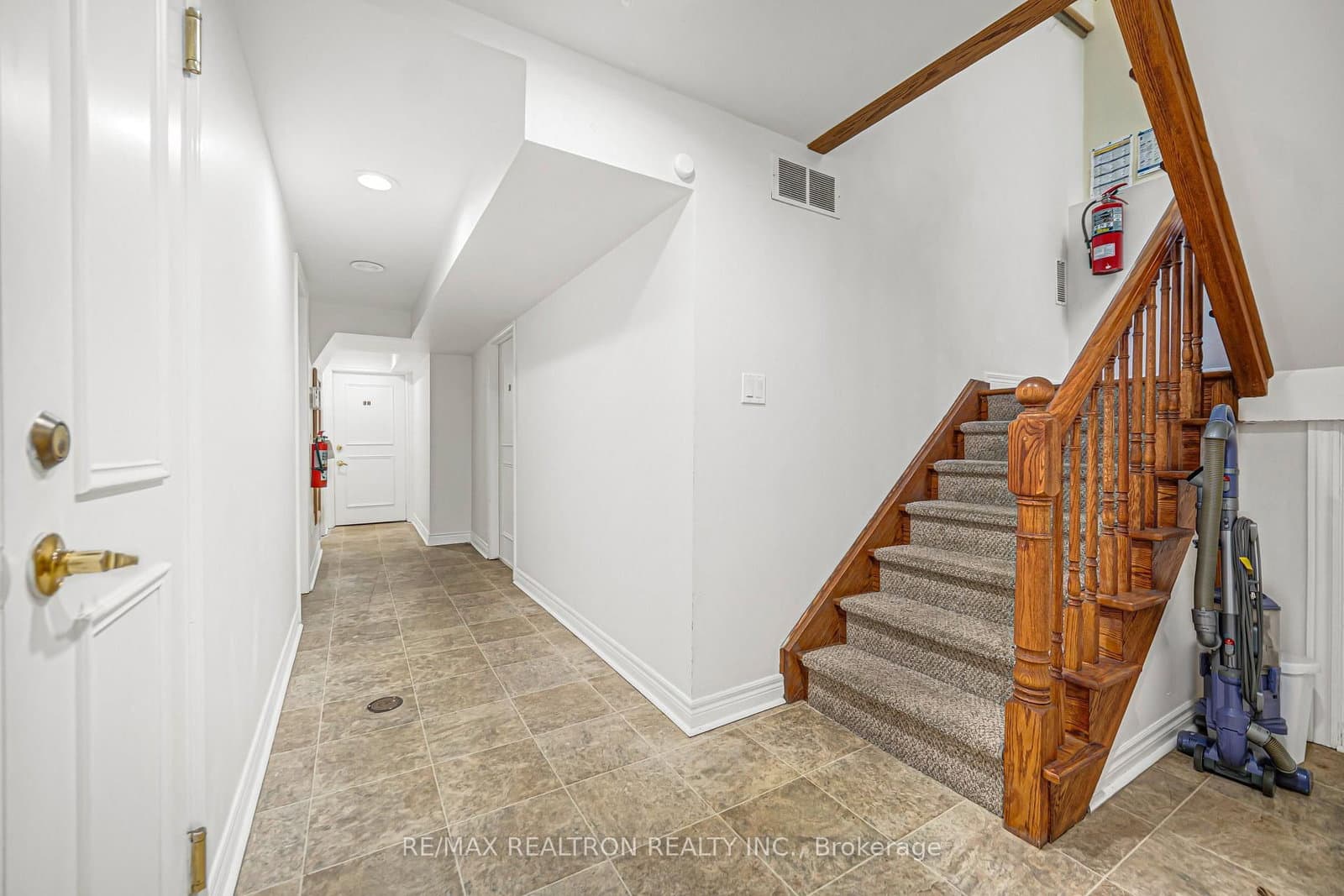 454 Donlands Avenue thumbnail 35