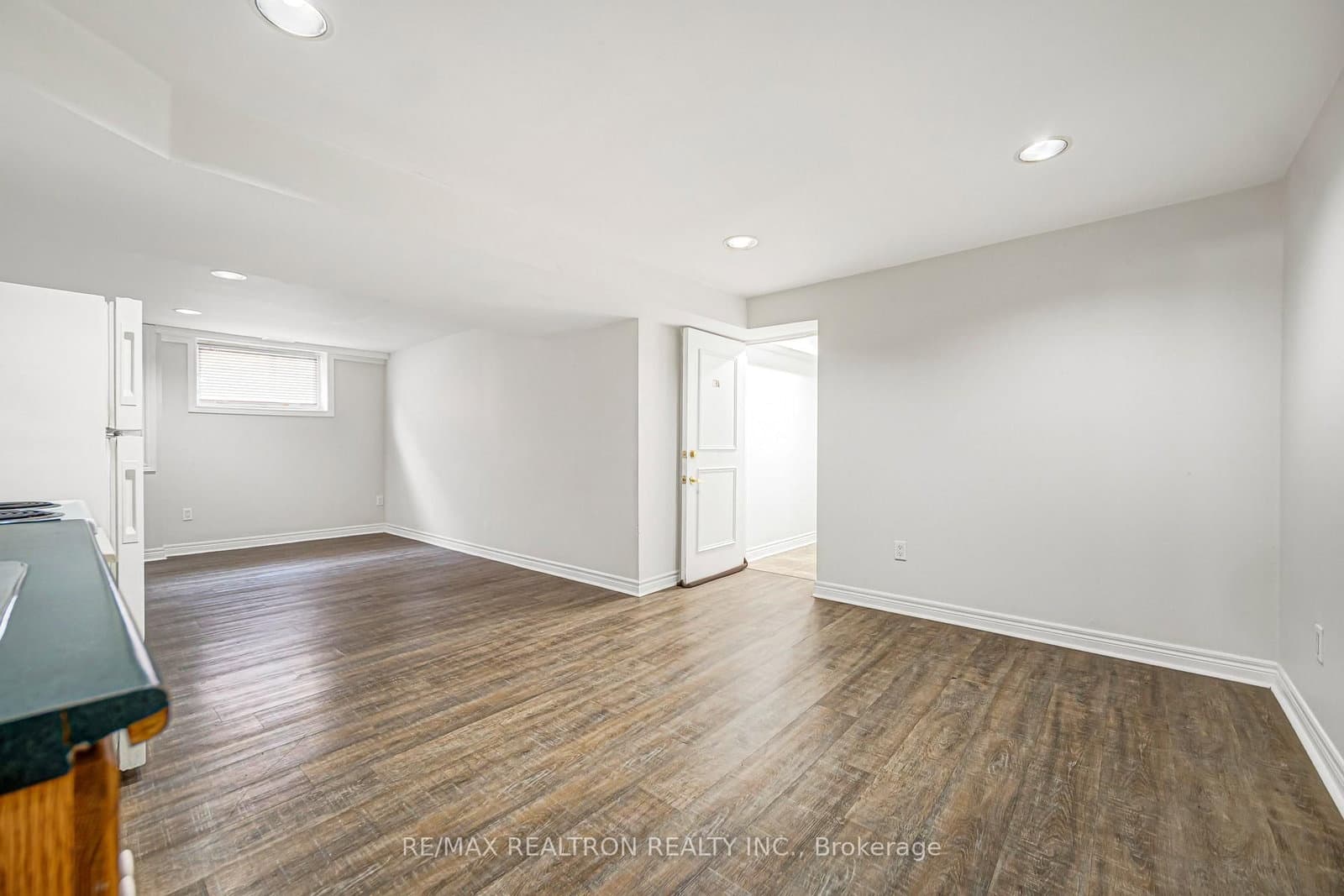 454 Donlands Avenue thumbnail 46