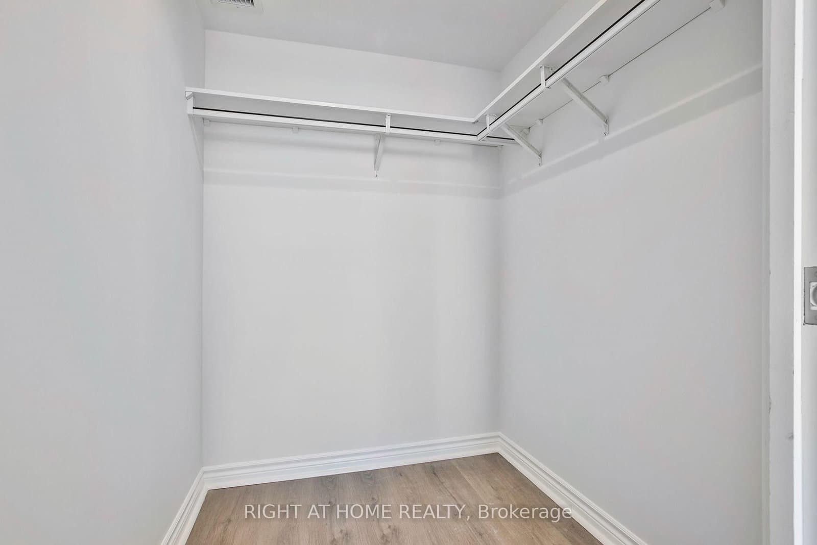 18 Mondeo Drive, Unit 626 thumbnail 17