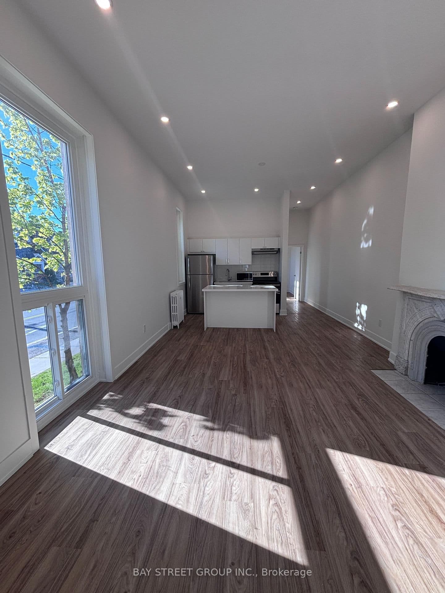 1311 Pape Avenue, Unit 2 thumbnail 3