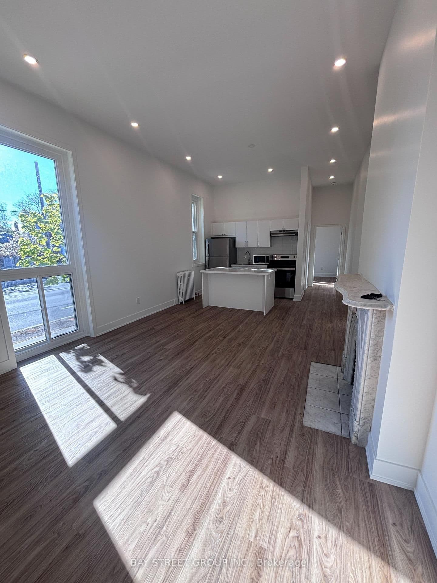 1311 Pape Avenue, Unit 2 thumbnail 4