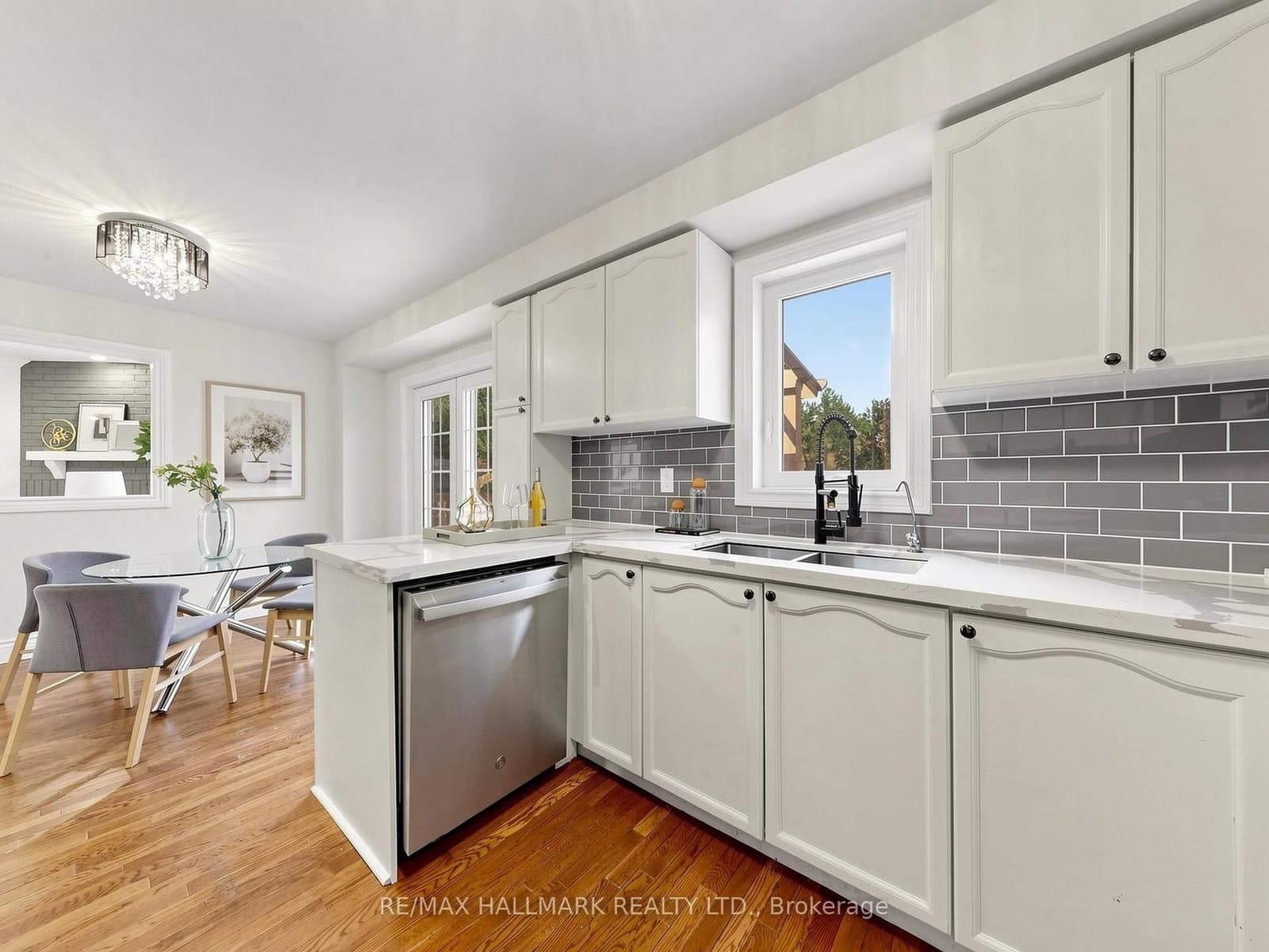 18 Howes Street thumbnail 15