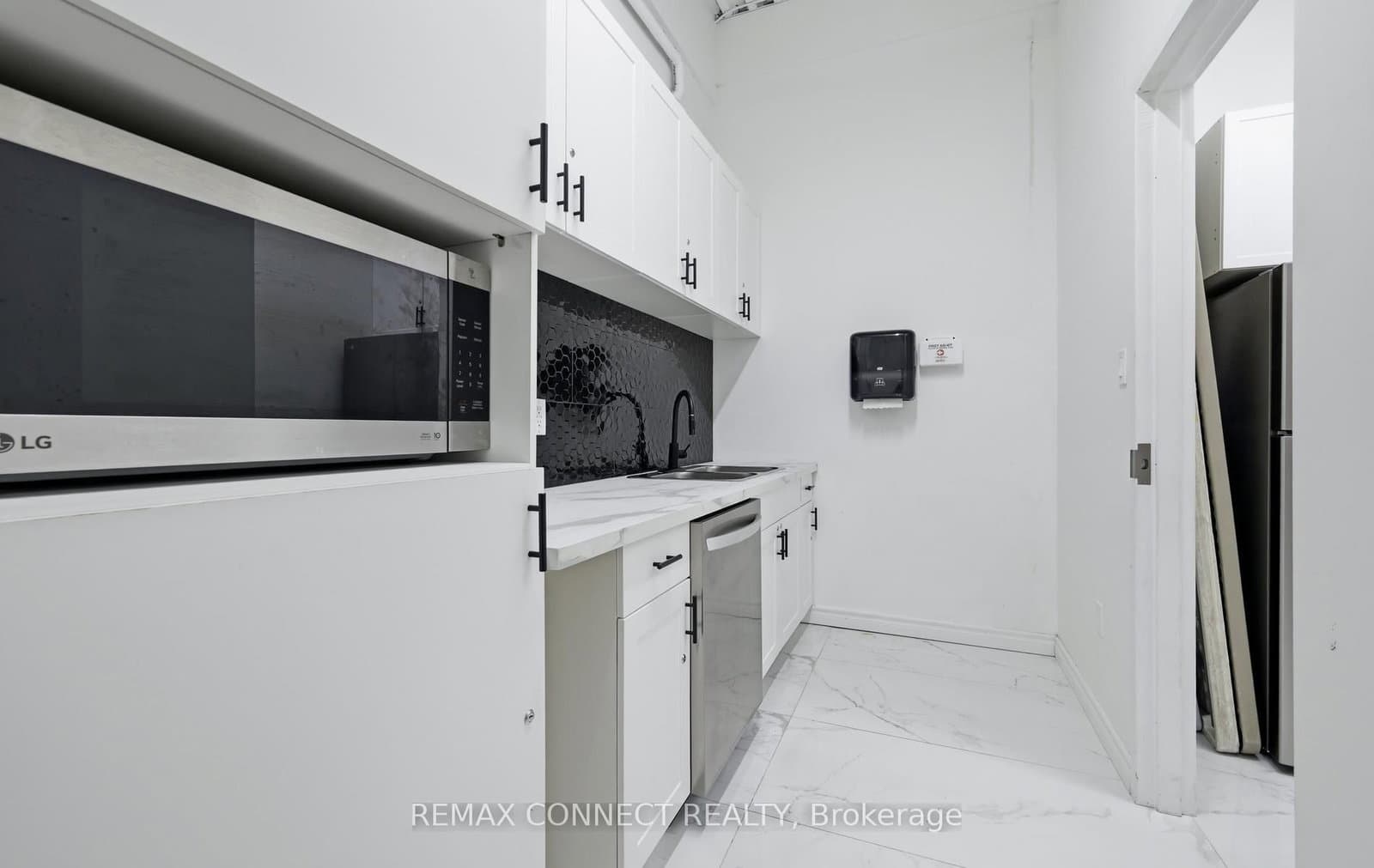 190 Station Street, Unit 11 thumbnail 29