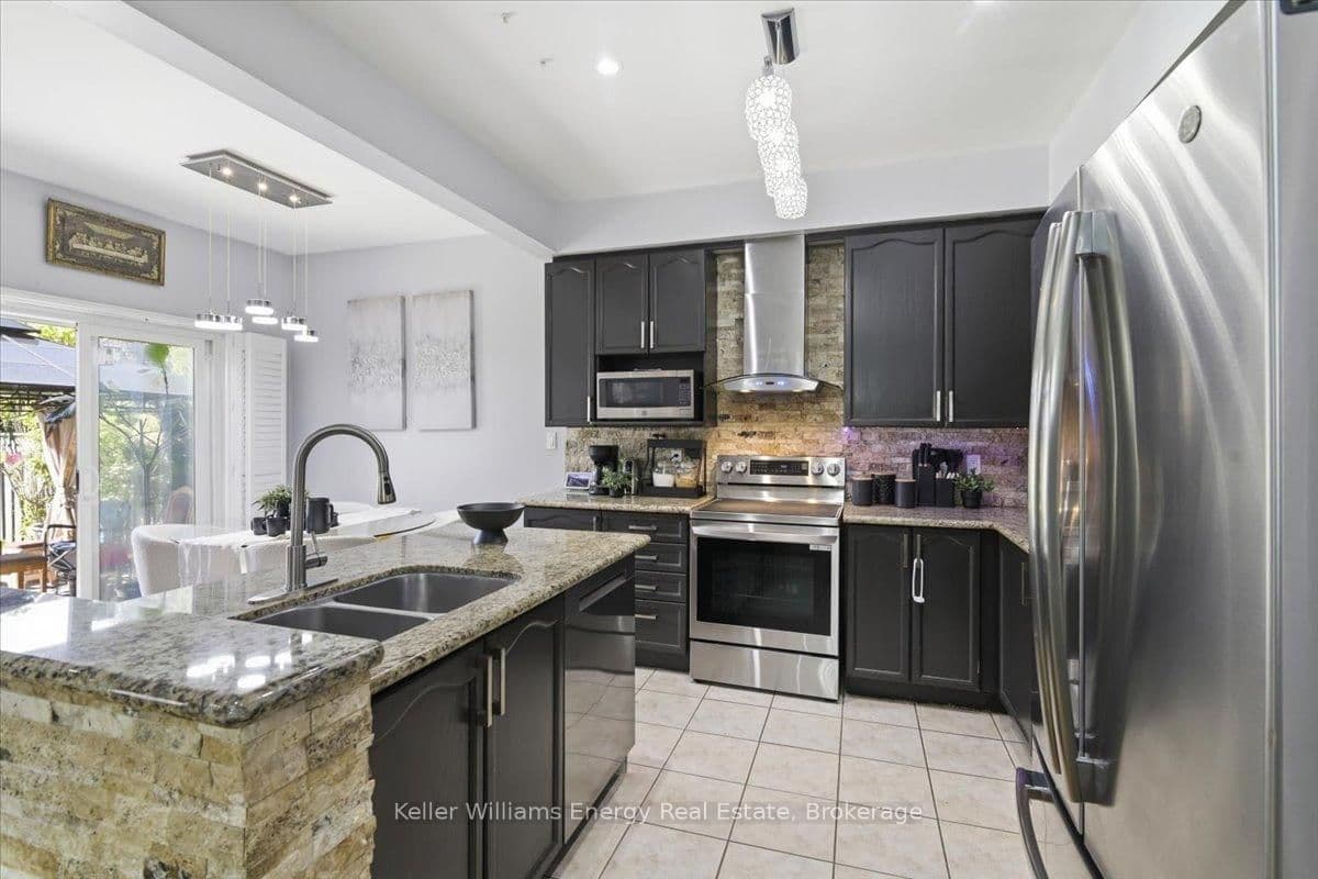 9 Iberville Road W thumbnail 14