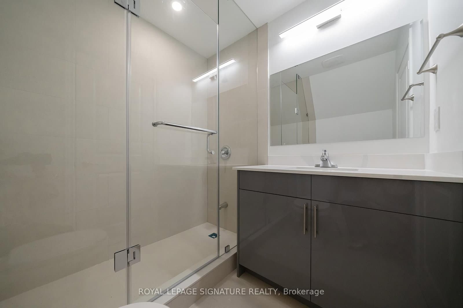2052 Pharmacy Avenue, Unit 3 thumbnail 10