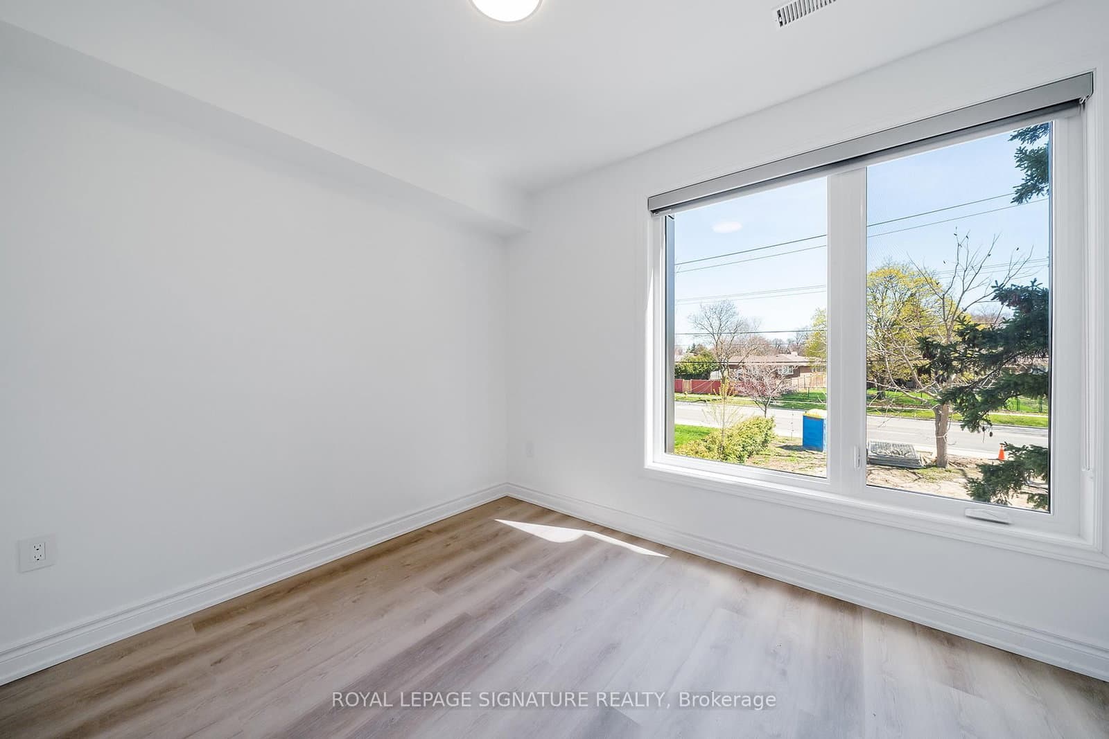 2052 Pharmacy Avenue, Unit 3 thumbnail 6
