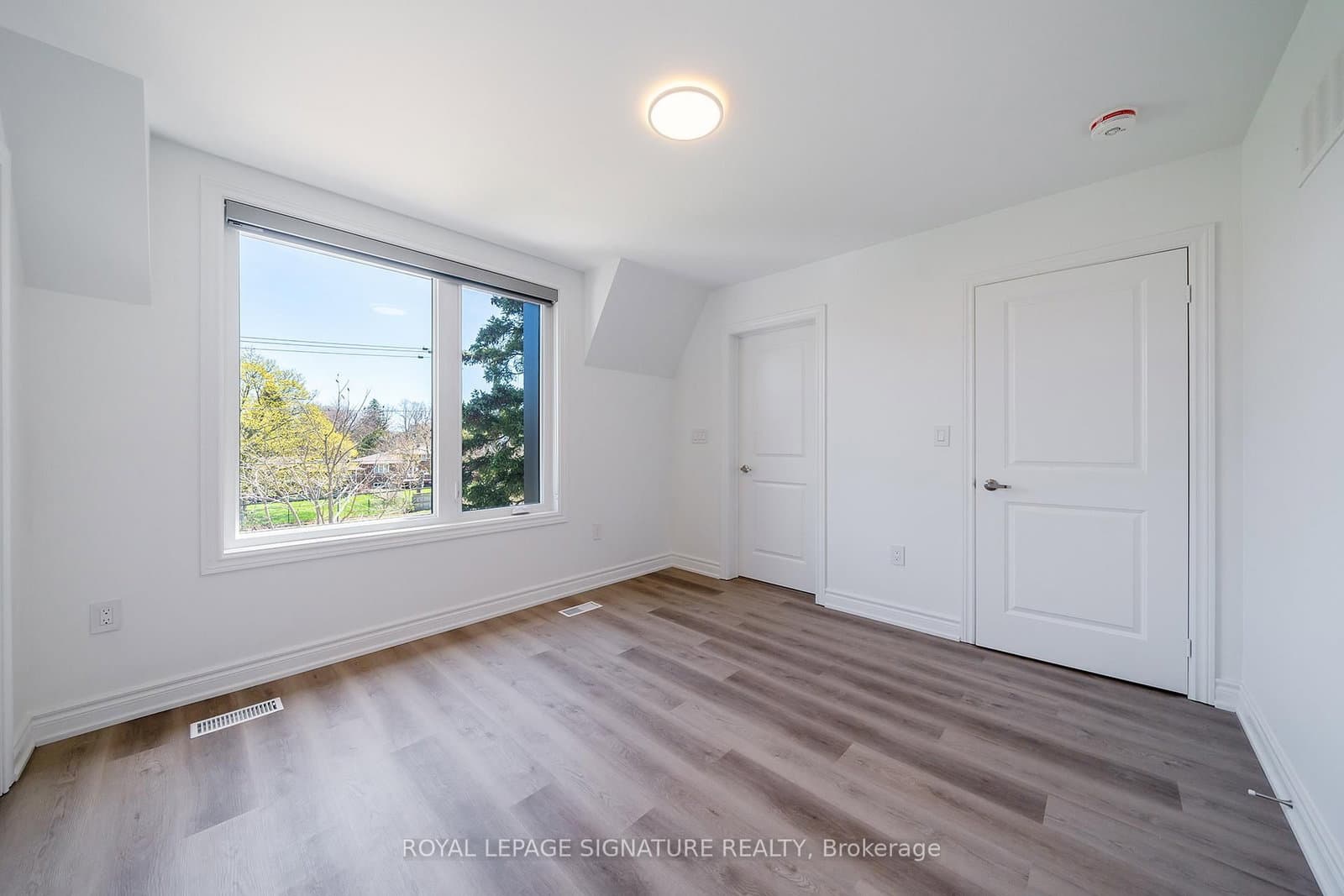 2052 Pharmacy Avenue, Unit 3 thumbnail 9