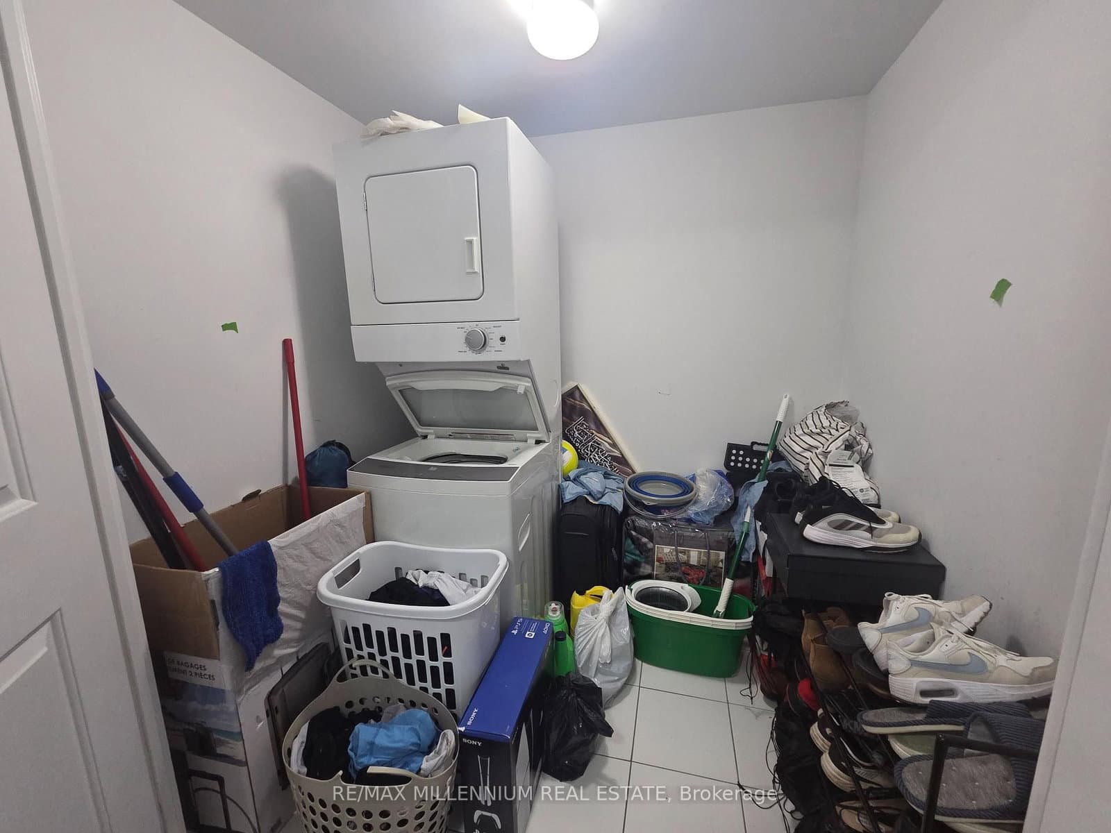 30 Meadowglen Place, Unit 214 thumbnail 13