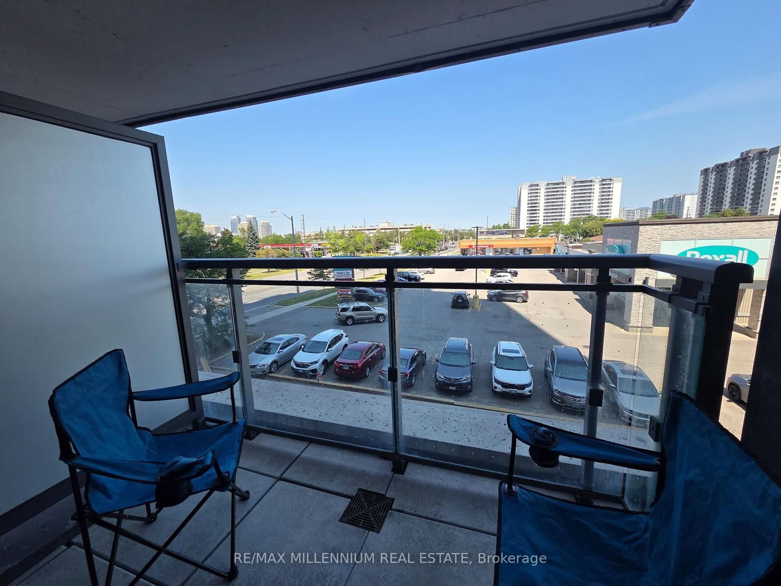 30 Meadowglen Place, Unit 214 thumbnail 14