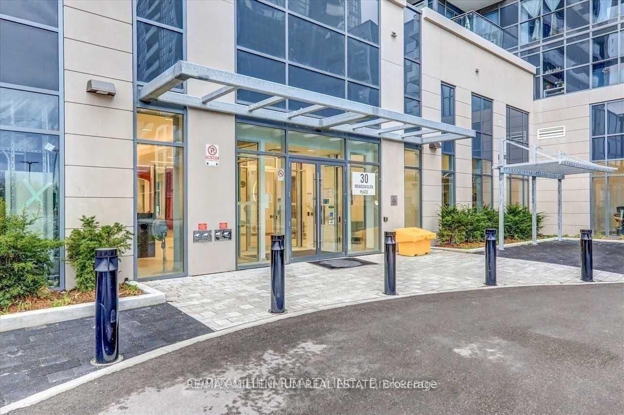 30 Meadowglen Place, Unit 214 thumbnail 2