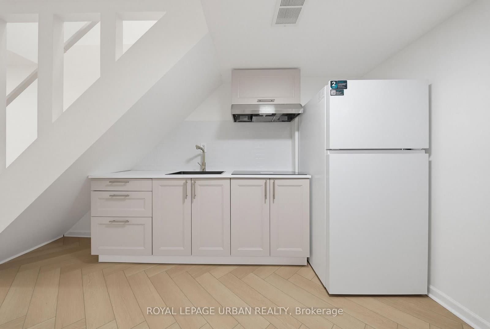 153 Craven Road, Unit Basement thumbnail 12