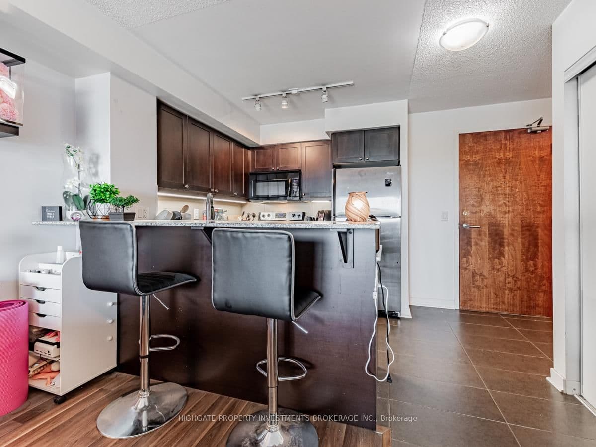 1235 Bayly Street, Unit 907 thumbnail 11