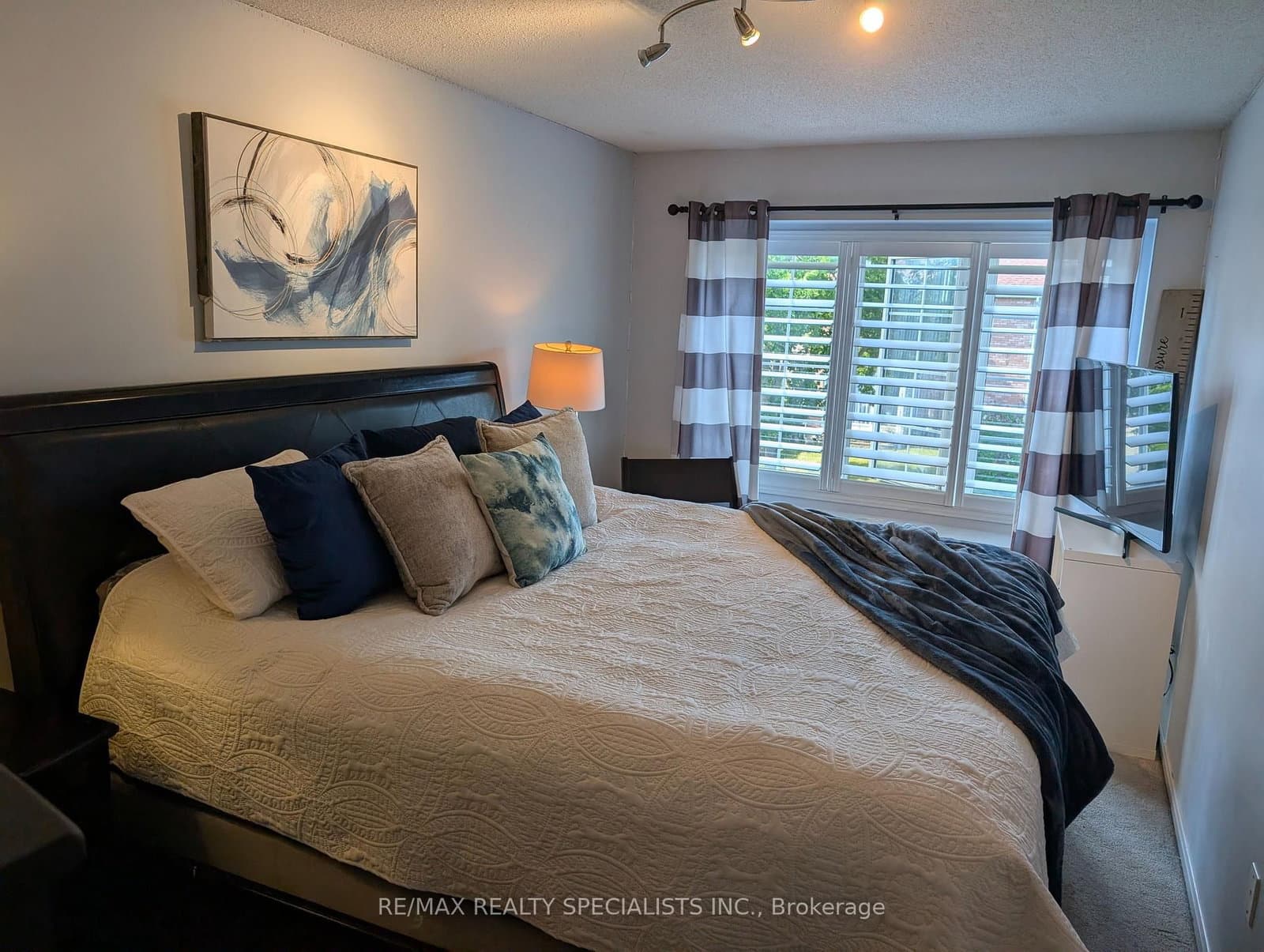 20 Thorp Crescent thumbnail 17