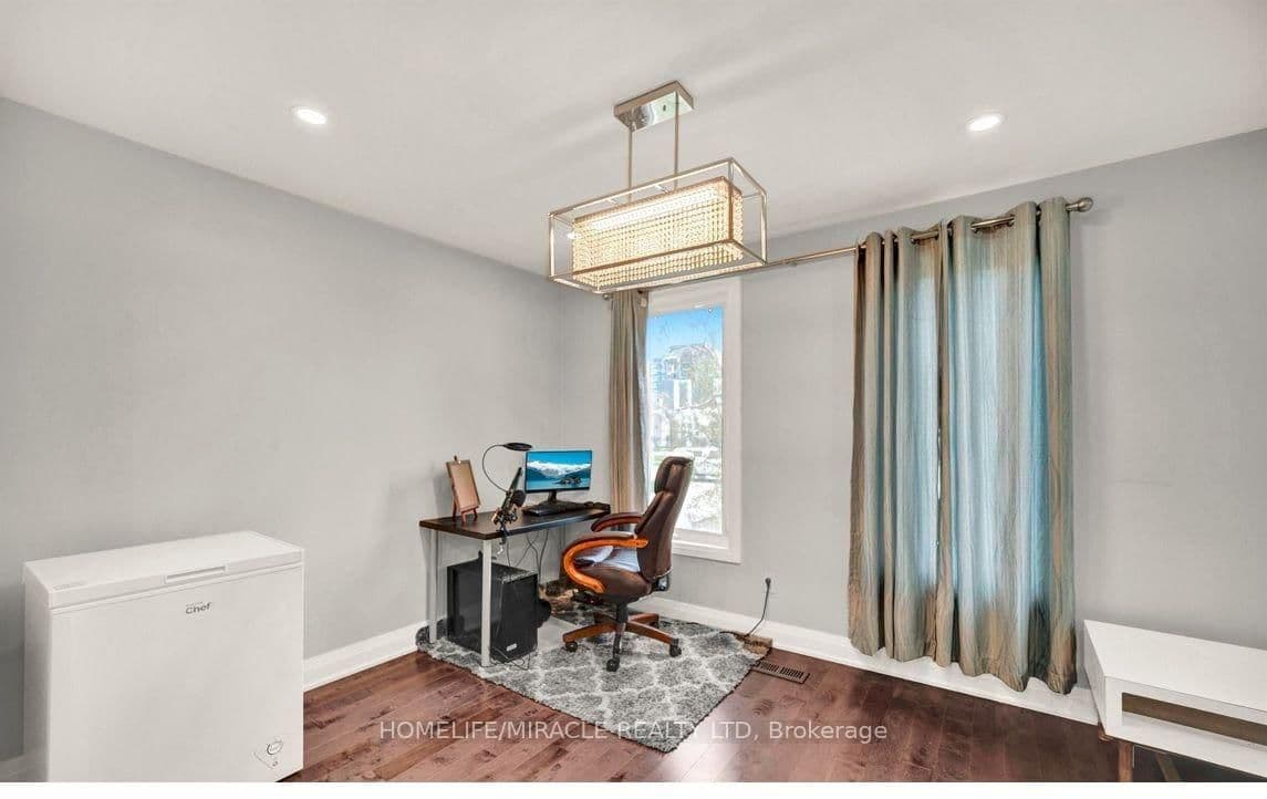 696 Sheppard Avenue thumbnail 7