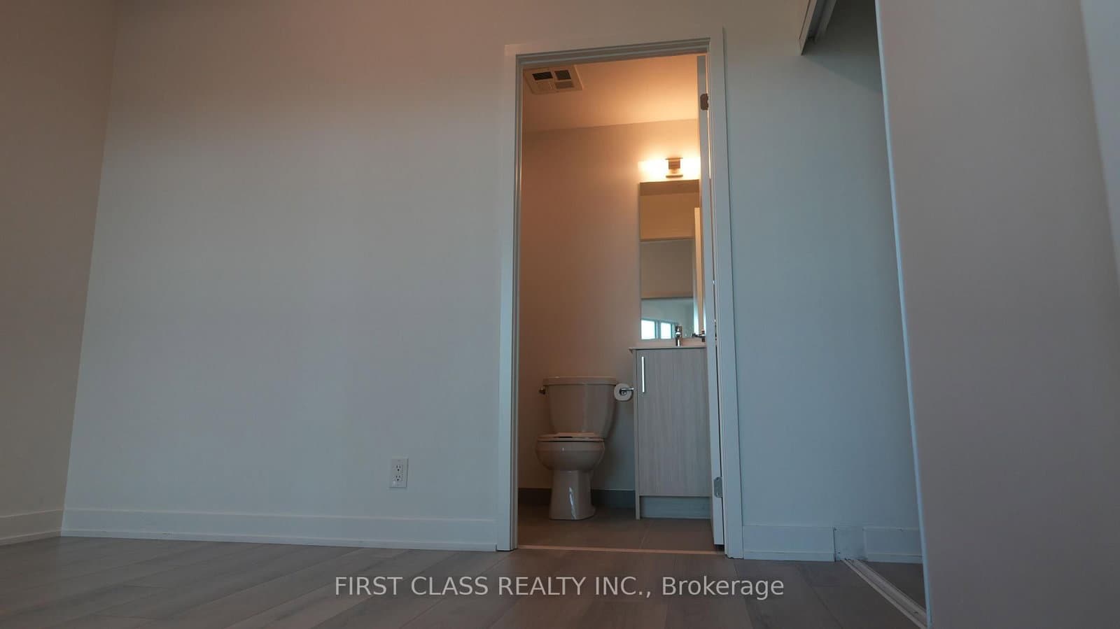 20 Deans Drive, Unit 819 thumbnail 15