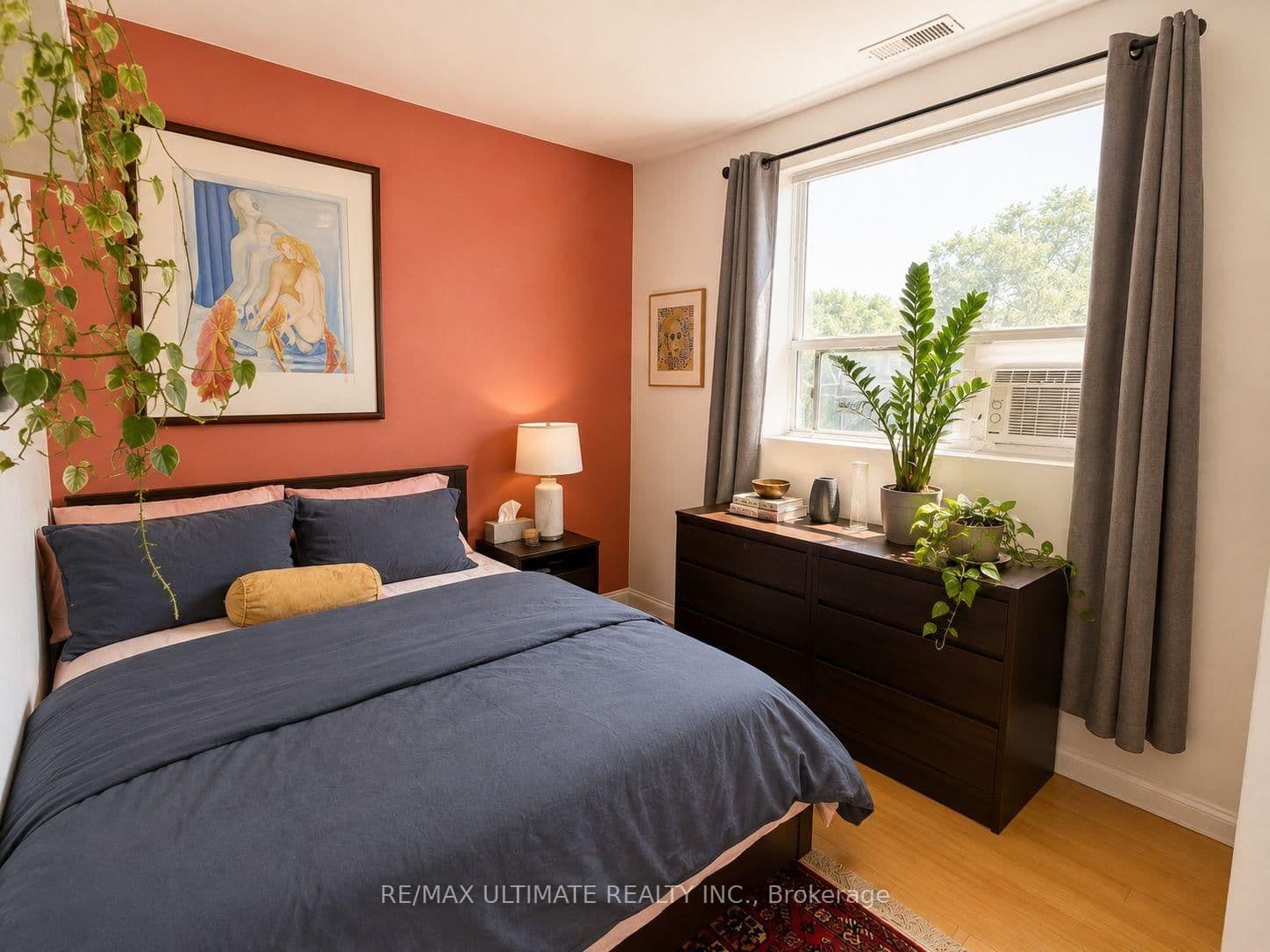 617 Gerrard Street E thumbnail 14