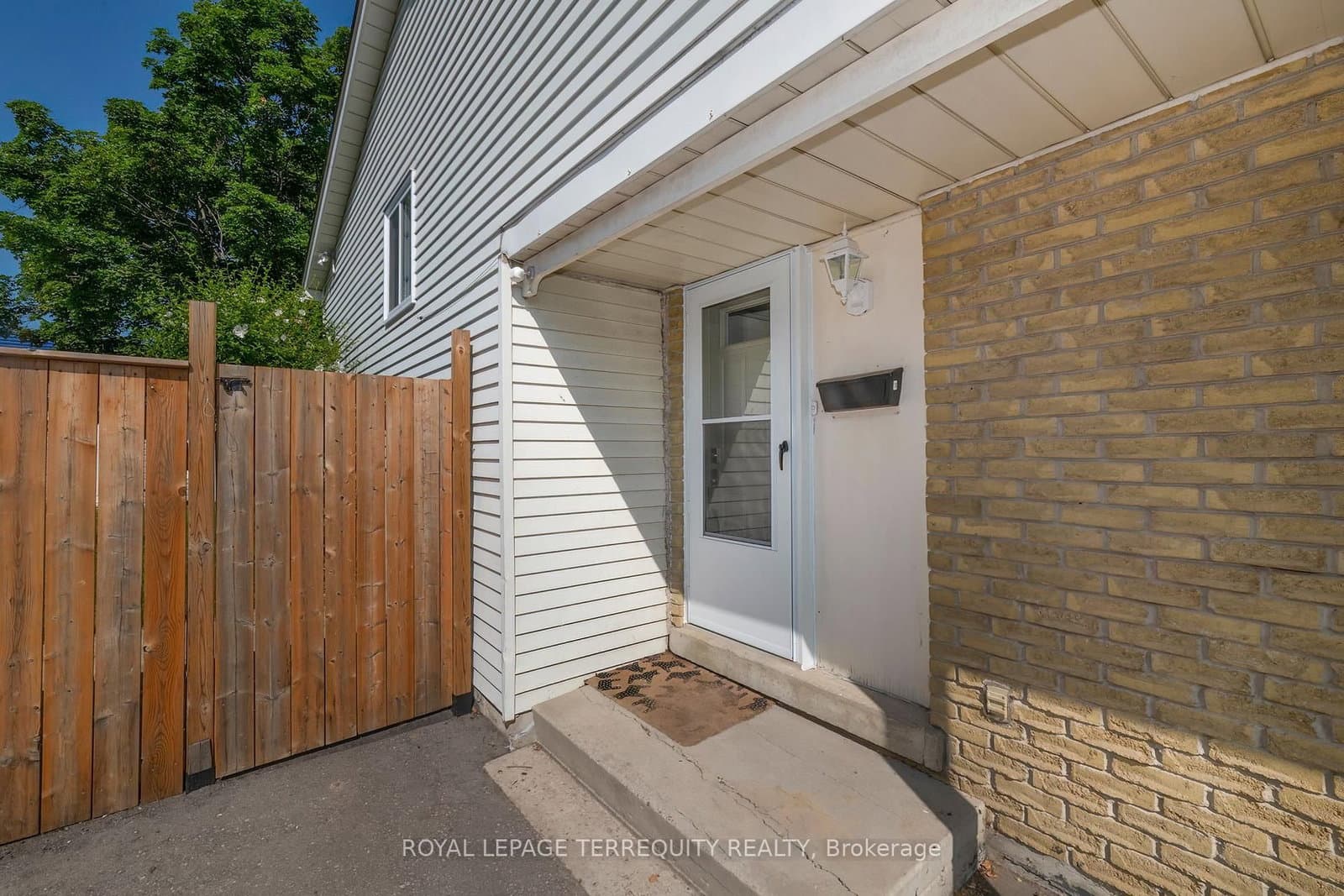 1214 Trowbridge Drive thumbnail 4
