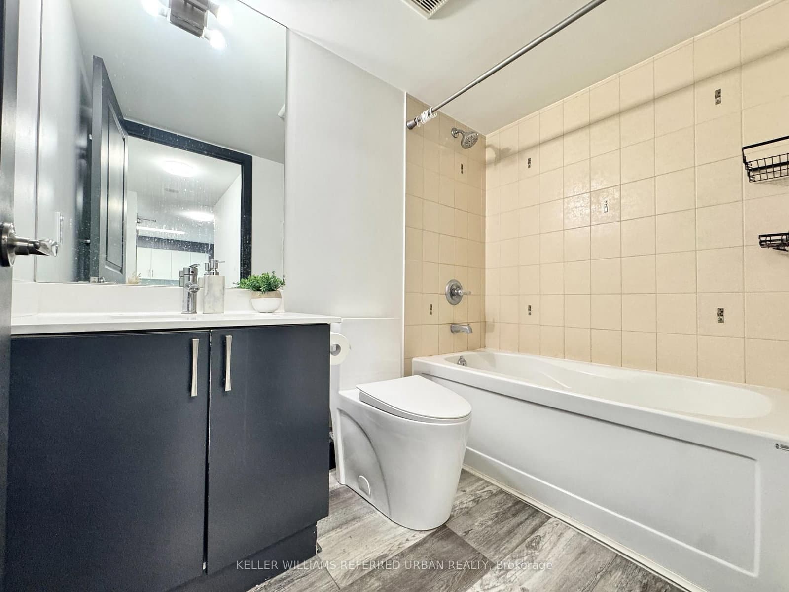 1235 Bayly Street, Unit 402 thumbnail 16