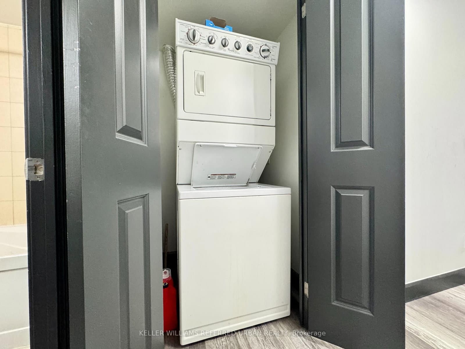 1235 Bayly Street, Unit 402 thumbnail 18