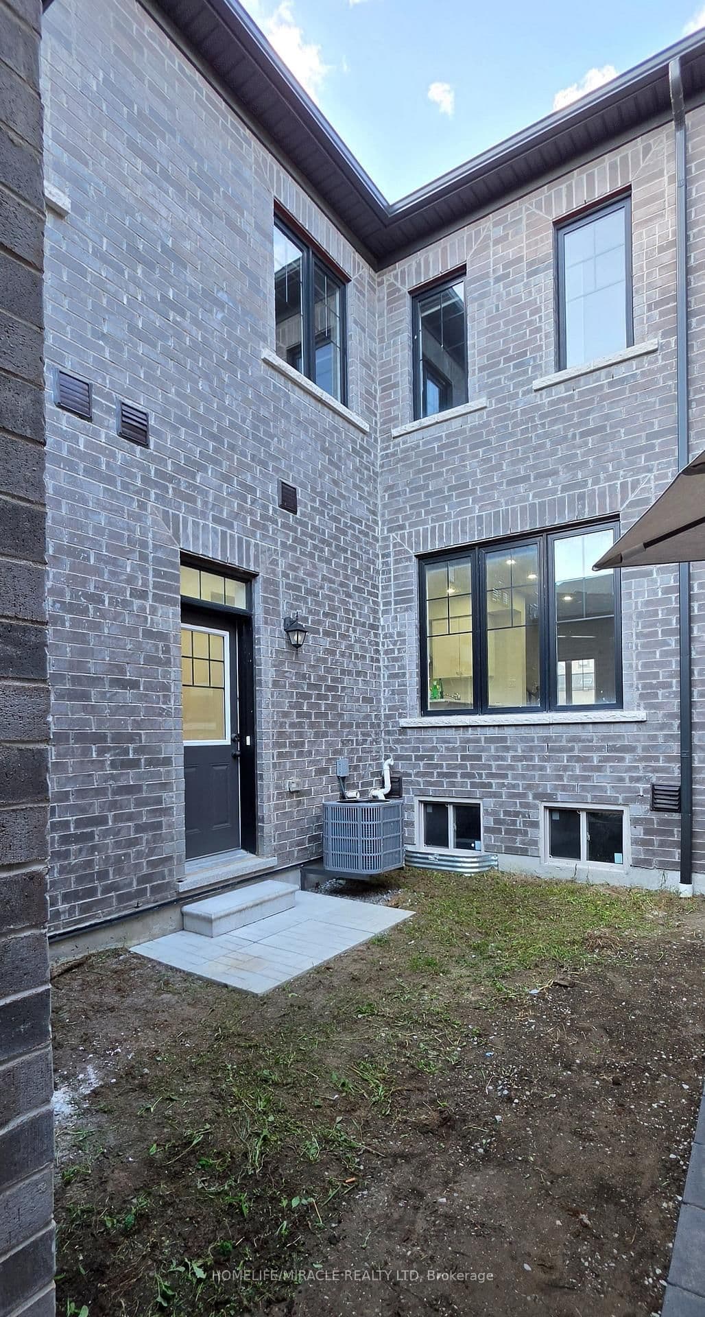 12 Thelma Drive thumbnail 18