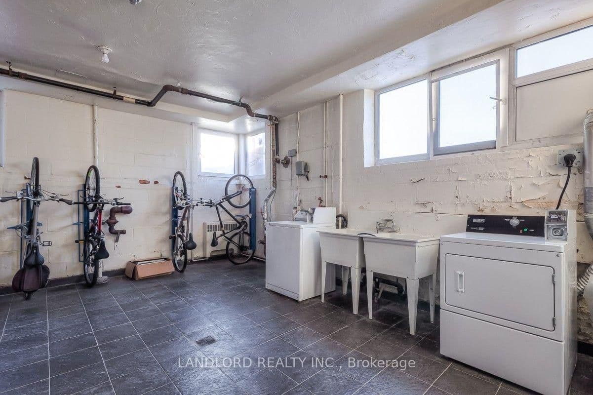 36 Wood Glen Road, Unit 301 thumbnail 11