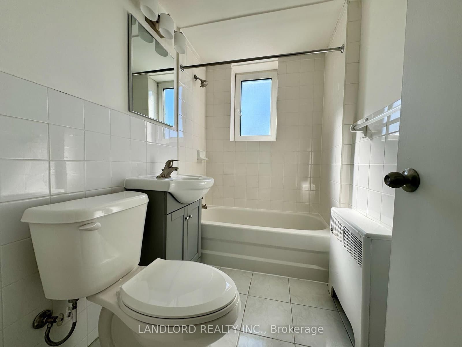 36 Wood Glen Road, Unit 301 thumbnail 7