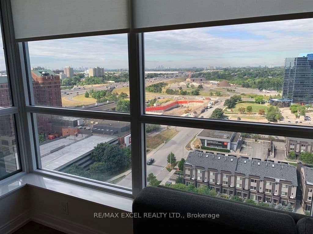 151 Village Green Square, Unit 1806 thumbnail 15