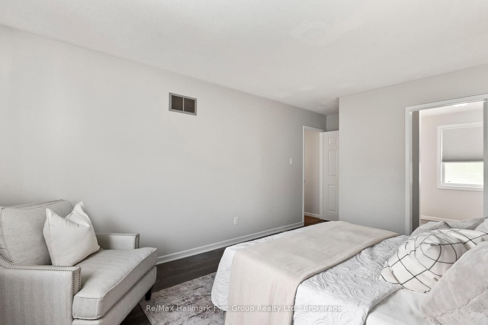 523 Reynolds Street thumbnail 26