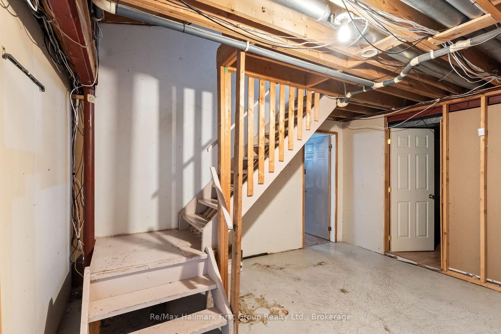 523 Reynolds Street thumbnail 40