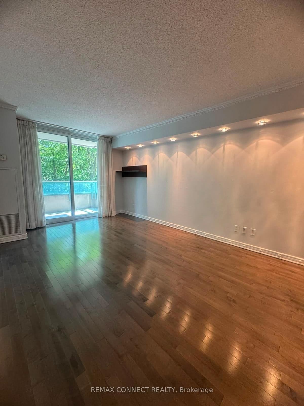 61 Town Centre Court, Unit 711 thumbnail 8
