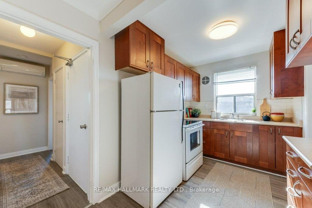225 Woodville Avenue, Unit Upper thumbnail 11