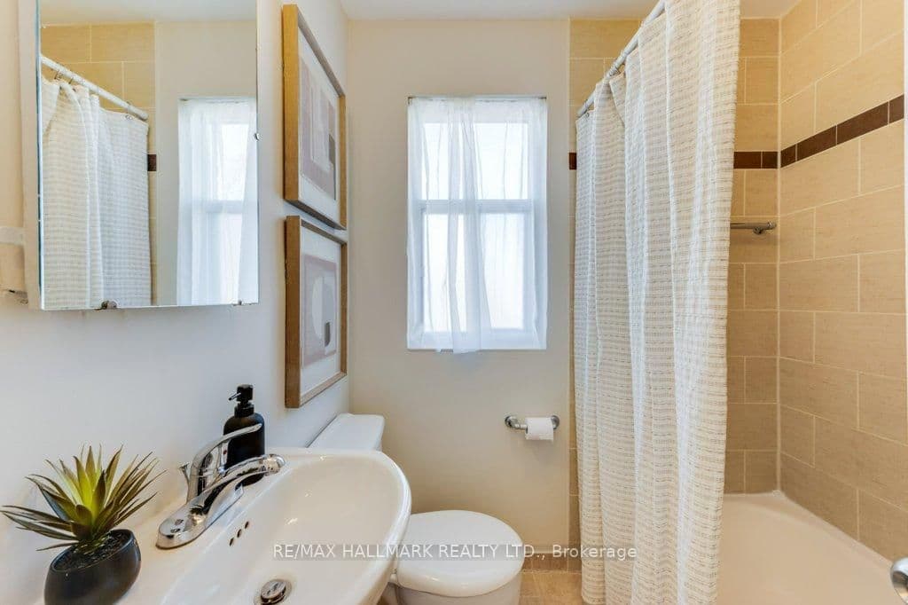 225 Woodville Avenue, Unit Upper thumbnail 18
