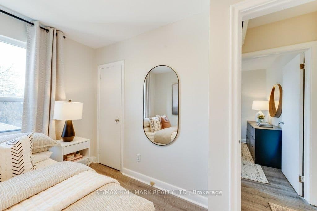 225 Woodville Avenue, Unit Upper thumbnail 32