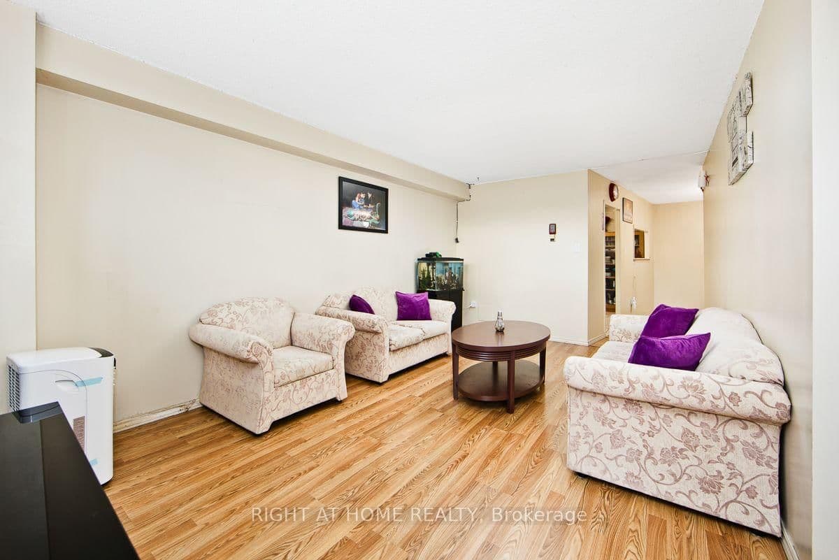 2050 Bridletowne Circle, Unit 209 thumbnail 10