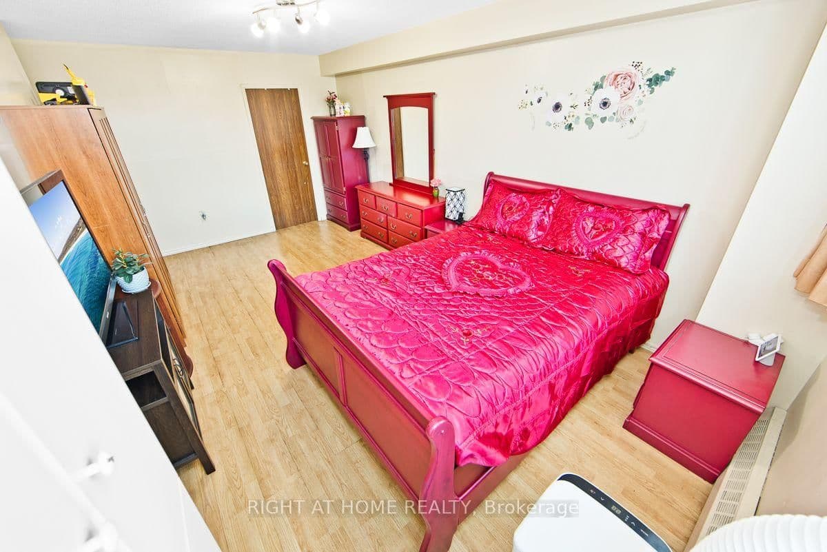 2050 Bridletowne Circle, Unit 209 thumbnail 18