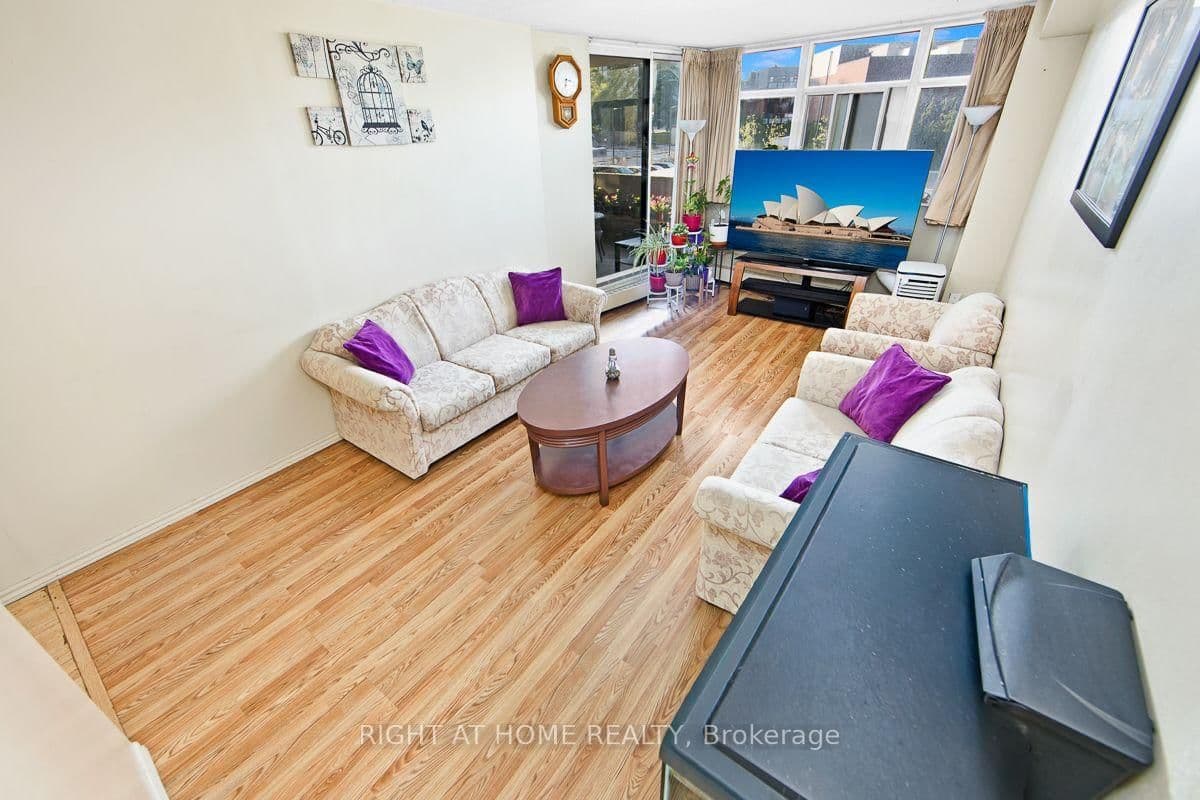2050 Bridletowne Circle, Unit 209 thumbnail 8