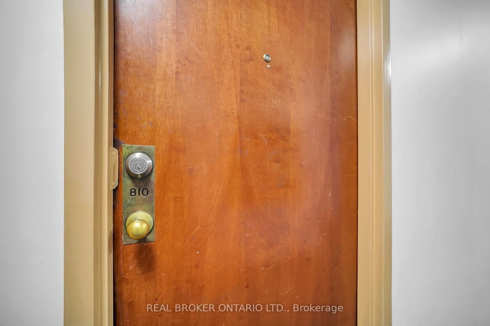 10 Tapscott Road, Unit 810 thumbnail 4