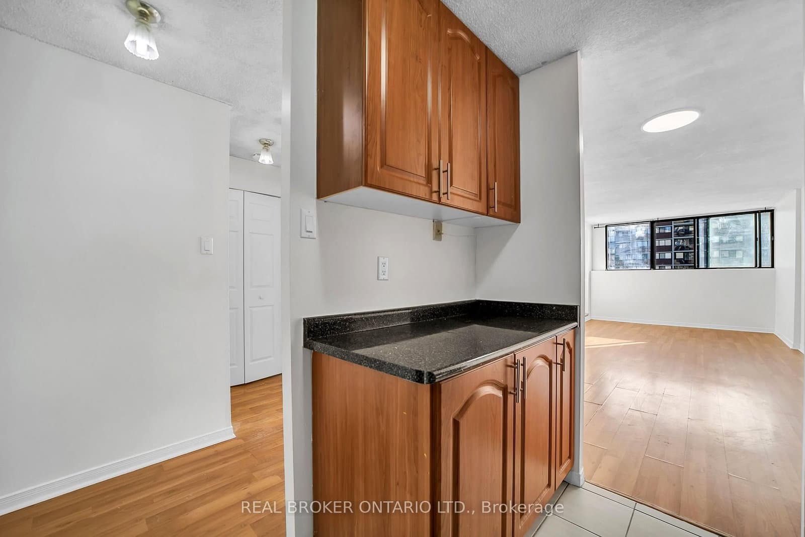 10 Tapscott Road, Unit 810 thumbnail 9