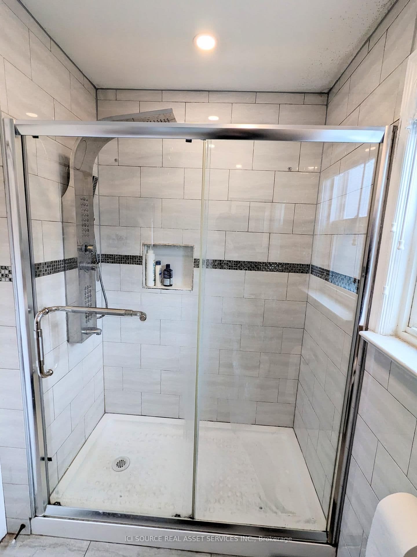 85 Ranstone Gardens, Unit Main thumbnail 9