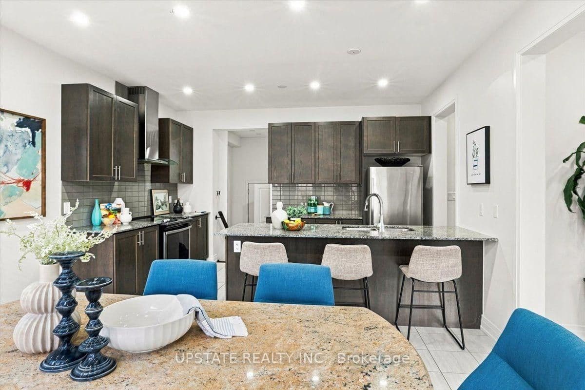 18 Blenheim Circle thumbnail 14