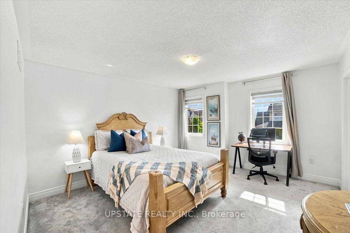 18 Blenheim Circle thumbnail 16