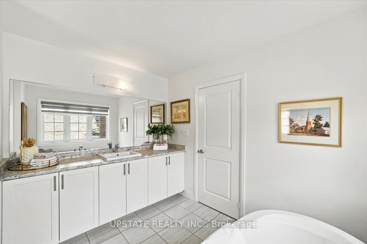 18 Blenheim Circle thumbnail 20