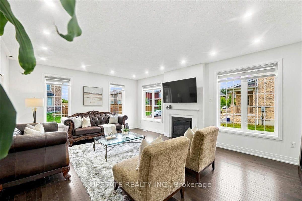 18 Blenheim Circle thumbnail 7