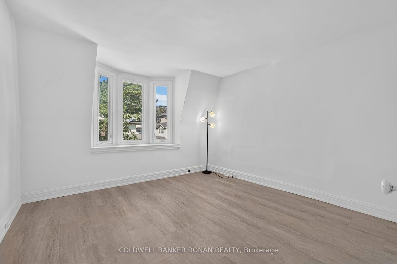 391 Jones Avenue thumbnail 21