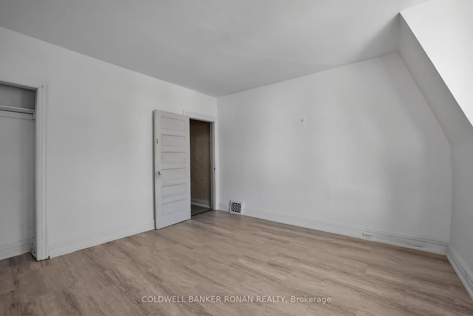 391 Jones Avenue thumbnail 23